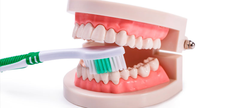 inflamacion-encias-clinica-dental-soto-sant-quirze-del-valles